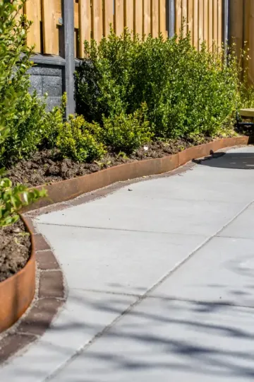 Flexline Borderrand Cortenstaal 10cm lengte 220cm incl. 3 grondpennen en verbindingsplaat
